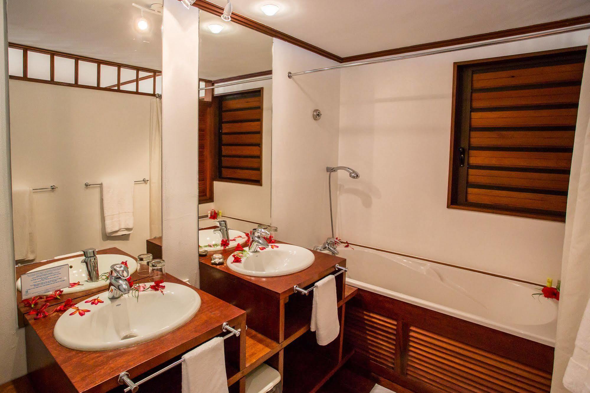 Oure Tera Beach Resort Kuto Exterior foto